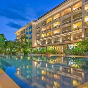 Hotel Somadevi Angkor Resort&Spa Siem Reap Exterior photo