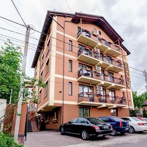 Catherine Hotel Chisinau Exterior photo