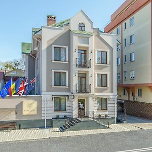 Park Lane Hotel Chisinau Exterior photo