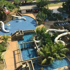 Cozy Swiss Garden Beach Resort Residence Kampung Sungai Karang Exterior photo
