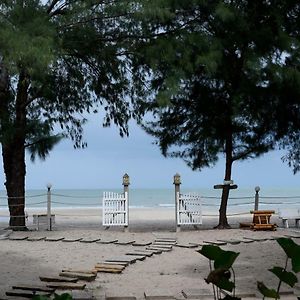 Villa Baan Kratom Tong By The Sea à Cha-Am Exterior photo