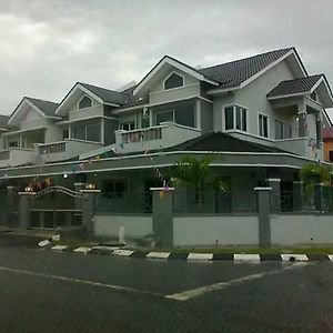 Makmur Homestay Taiping Exterior photo