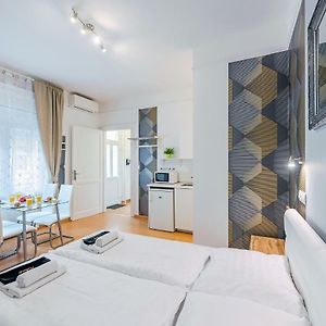 Parking, Ac, Wifi 2 Room Apartment In The Center Budapest Exterior photo