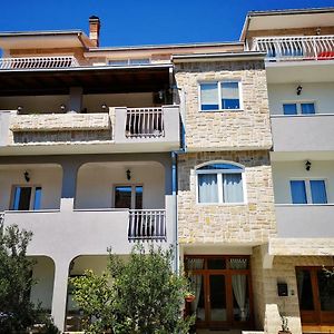 Apartments Villa Dona Makarska Exterior photo