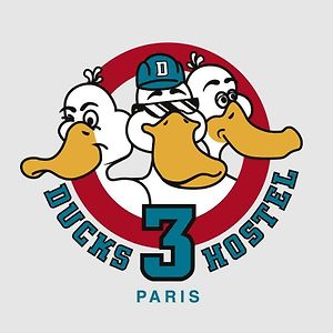 The 3 Ducks Eiffel Tower By Hiphophostels Parigi Exterior photo