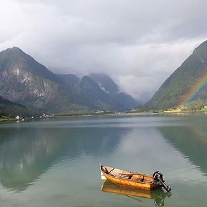 Bøyum Camping Hotell Fjærland Exterior photo