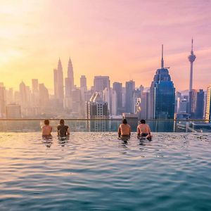 Regalia Skypool Klcc Albergue Kuala Lumpur Exterior photo