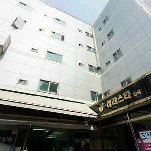 Tripstay Myeongdong Seoul Exterior photo