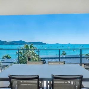 Executive On Whisper Bay - Cannonvale Airlie Beach Exterior photo