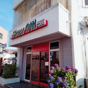 Slow Citi Guest House Seogwipo-stad Exterior photo