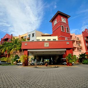 Ombak Villa Langkawi Pantai Cenang  Exterior photo