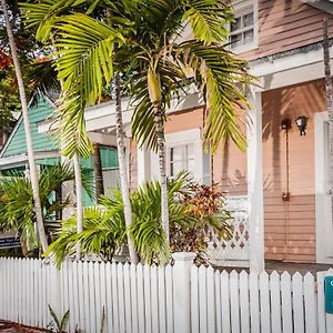 Courtney'S Place Historic Cottages & Inns Key West Exterior photo