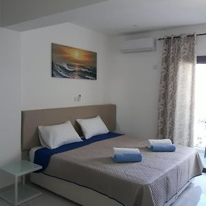 P.L Hermes Studios & Apartments Larnaca Room photo