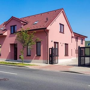 Apartment De Luna Prag Exterior photo