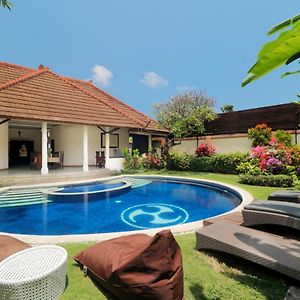 Heliconia Villa Seminyak (Bali) Exterior photo