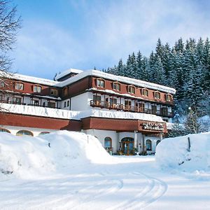 Alpenhotel Weitlanbrunn Sillian Exterior photo