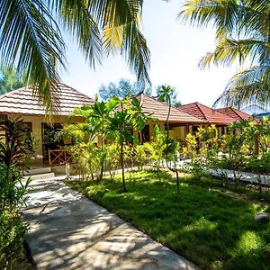 Hotel Fantastic cabañas Gili Meno Exterior photo