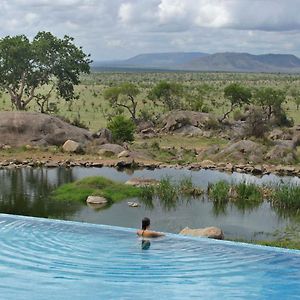 Four Seasons Safari Lodge Serengeti-Savanne Exterior photo