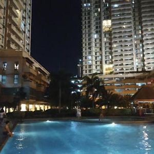 Makati Cbd Resort 2 Bedroom Manila Exterior photo