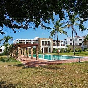 The Sultan Palace Apartment Mombasa Exterior photo