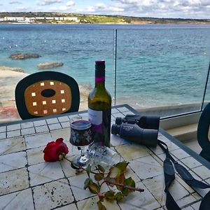 Beachfront With Seaviews Apartment No56 Award Winner Unbeatable Location For Closeness To The Sea Ideal For Guests Looking For Winter Spring And Autumn Breaks In Sunny Malta Also Ideal For Coastal Hikers Mellieha Exterior photo