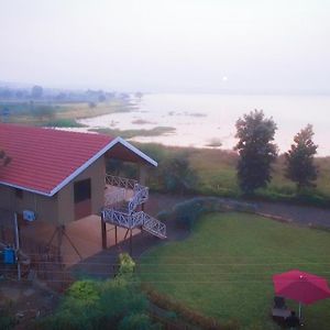 Lake View Holiday Villa Near Sula Wine Yard With 3 Bdrms Nashik Exterior photo