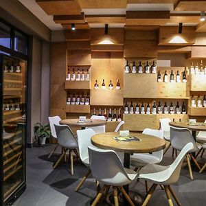 Wine Hotel Chişinău Exterior photo
