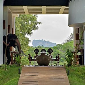 The Elephant Corridor Hotel Sigiriya Exterior photo