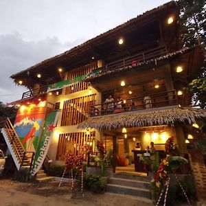 Hang Loose Hostel General Luna (Surigao del Norte) Exterior photo