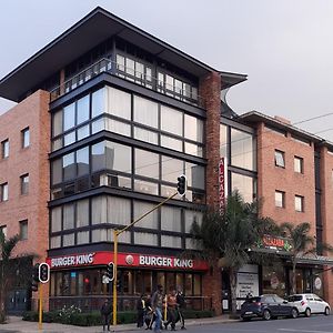 Alcazaba Lodges Johannesburg Exterior photo