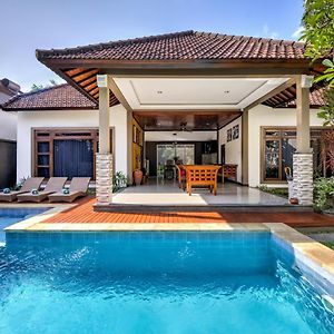 Gracia Bali Villas & Apartment Seminyak Exterior photo