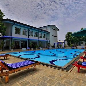 The Blue Wave Hotel Arugam Bay Exterior photo